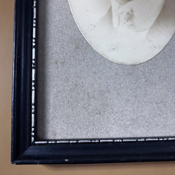 Instant Ancestor – Antique Oval Gentleman Portrait in Navy Frame - Picture 5 of 7